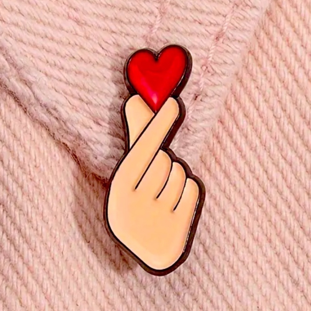3/$25 Fingers Holding a Small Red Heart Unisex Pin Badge Brooch